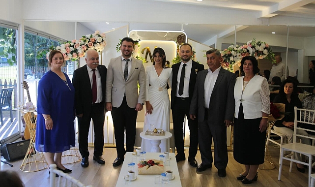 Babaeski'de Nişan Töreni: Yamak Ailesinin Mutlu Günü