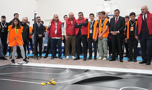 BAKAN TEKİN, 16. ULUSLARARASI MİLLÎ EĞİTİM BAKANLIĞI ROBOT YARIŞMASI'NA KATILDI