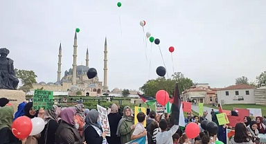 Edirne'de balonlar Filistin için gökyüzüne bırakıldı