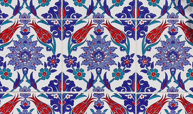Geleneksel Çini Ustalığı: Yüzyıllardır Yaşayan Bir Sanat