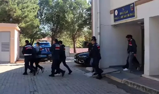 Göçmen kaçakçılarına operasyon; 3 tutuklama