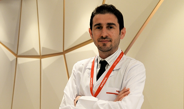 GÖZDE IŞIK PARLAMALARI RETİNA YIRTIĞI HABERCİSİ OLABİLİR!  