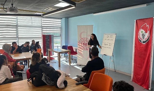 Kırklareli Gençlik Merkezi'nde Resim Atölyesi Yeniden Başladı