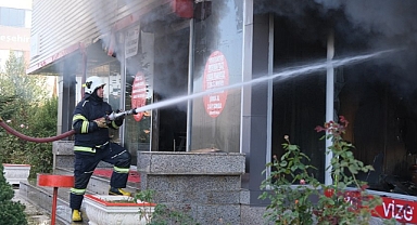 Kırklareli'nde Mobilya Mağazasında Yangın Çıktı
