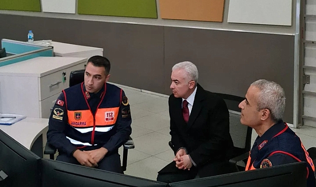 Kırklareli Valisi Uğur Turan'dan 112 Acil Çağrı Hizmetleri ve Polis Kontrol Noktalarına Ziyaret
