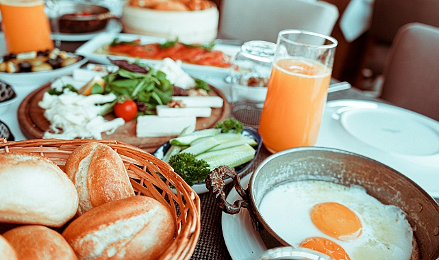 Sonbahar Mevsiminde Kahvaltının Keyfi