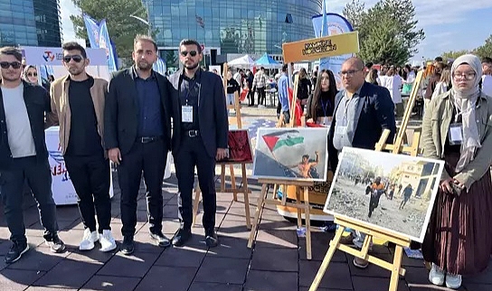 Üniversite öğrencilerinden Filistin'deki zulme sergiyle farkındalık