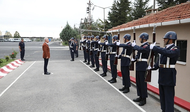 Vali Uğur Turan'dan Jandarma Komutanlığı Ziyareti