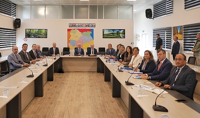 Vali Uğur Turan, Kırklareli İl Özel İdaresi’ni Ziyaret Etti