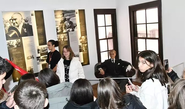 Atatürk, Selanik'te doğduğu evde törenle anıldı