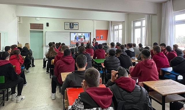 Babaeski'de "Güvenli Yarınlara" Projesi: Öğrencilere Akran Zorbalığı ve Teknoloji Bağımlılığı Eğitimi