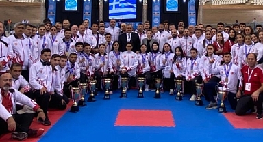Bakan Osman Aşkın Bak, Avrupa Kick Boks Şampiyonası’nda Başarı Gösteren Milli Sporcuları Tebrik Etti