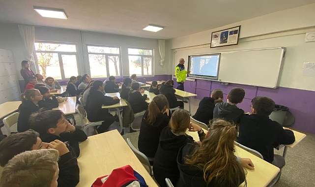 Büyükmandıra Ortaokulu Öğrencilerine Trafik Eğitimi