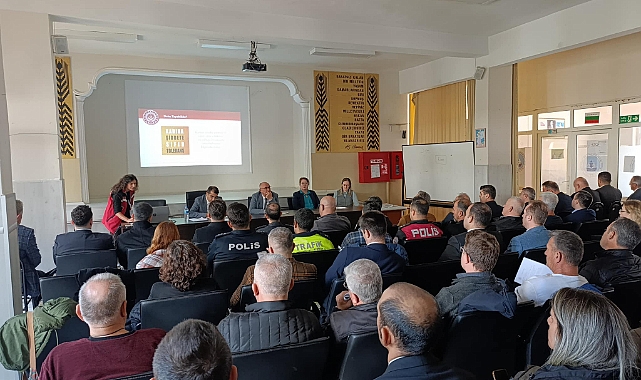 Lüleburgaz'da 25 Kasım Kadına Yönelik Şiddete Karşı Uluslararası Mücadele Günü Etkinliği