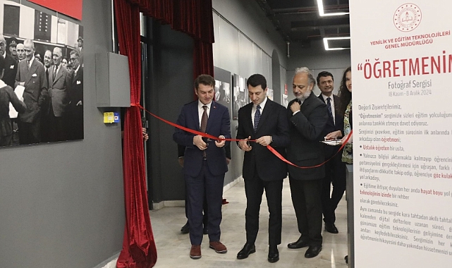 "ÖĞRETMENİM" FOTOĞRAF SERGİSİ, ANKARA RESİM VE HEYKEL MÜZESİNDE ZİYARETE AÇILDI