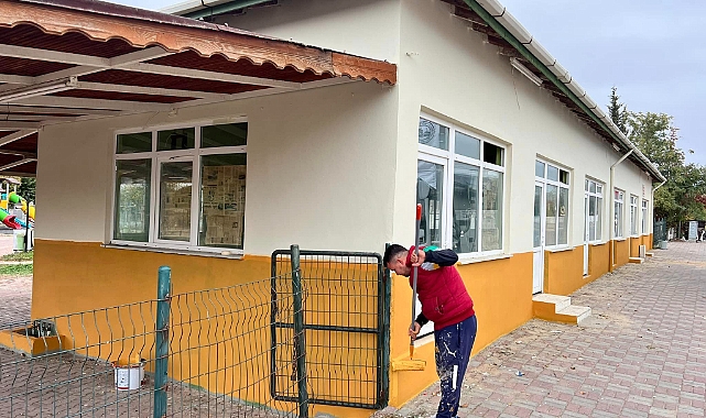 Pehlivanköy Belediyesi’nden Yeni Park ve Halı Saha Yenileme Çalışmaları
