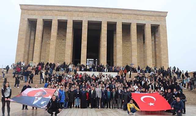 Vize Belediye Başkanı Ercan Özalp, Anıtkabir Ziyaretinde Vizelilerle Bir Araya Geldi