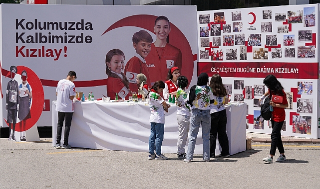 YENİ REKLAM FİLMİYLE “KIZILAY KOLLUĞU”NA SAYGI DURUŞU