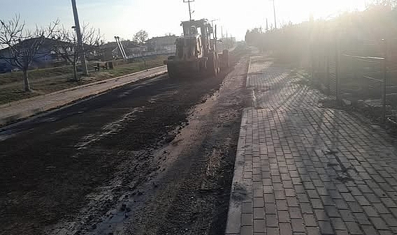 Alpullu Belediyesi Yol Çalışmalarına Devam Ediyor