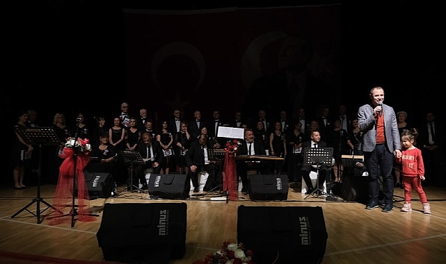 Kırklareli Belediyesi Kültür Merkezi'nde Kış Konseri Coşkusu