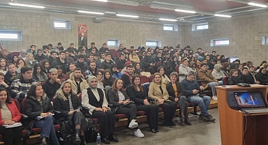 Kırklareli Üniversitesi'nde "Şiddetli Sevgi: Flört Şiddeti" Konulu Konferans Düzenlendi