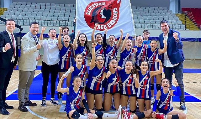 Lüleburgaz Bahçeşehir Koleji Yıldız Kız Voleybol Takımı Finale Yükseldi!