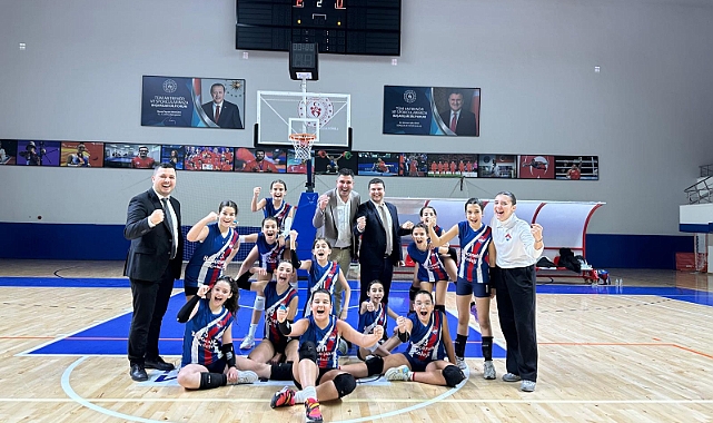 Lüleburgaz Bahçeşehir Koleji Yıldız Kız Voleybol Takımı İlçe Şampiyonu Oldu
