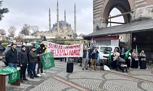 Suriyelilerden baklavalı, lokumlu kutlama