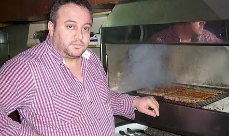 Tartışan müşterileri sakinleştirmeye çalışan işletmeci kalpten öldü