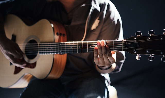 Yeni Yılda Kendinize Bir Hobi Edinin: Gitar Çalmak