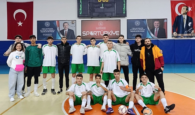 Babaeski Borsa İstanbul Mesleki ve Teknik Anadolu Lisesi Futsal Takımından Farklı Galibiyet