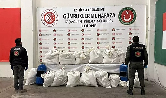 Kapıkule'de 3 otomobil ve 1 TIR'da 217 kilo uyuşturucu ele geçirildi