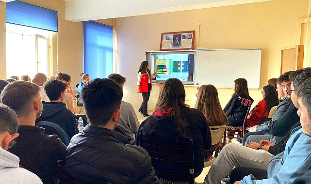 Lüleburgaz Atatürk Anadolu Lisesi'nde Bilinçli İnternet Kullanımı Eğitimi