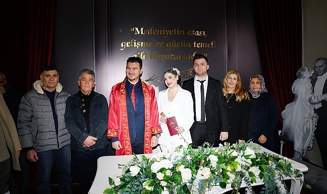 Babaeski Belediye Başkanı Dr. Fırat Yayla, Sevgililer Günü'nde Çiftlerin Nikahını Kıydı