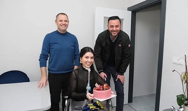 Başkan Derya Bulut, Bahar Kutun’a Doğum Günü Sürprizi Yaptı