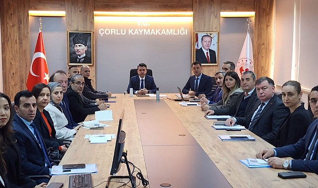 Başkan Sarıkurt, İlçe İdare Şube Başkanları Toplantısına Katıldı