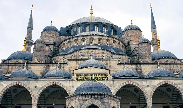 Berat Kandili Bugün İdrak Edilecek: Manevi Yenilenme ve Arınma Gecesi
