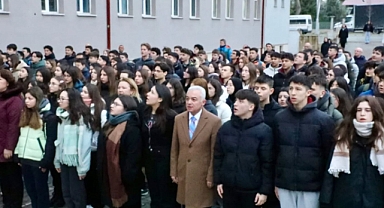 Eğitimde Yeni Başlangıç: Vali Uğur Turan, Kırklareli Anadolu Lisesi'nde Öğrencilerle Bir Araya Geldi