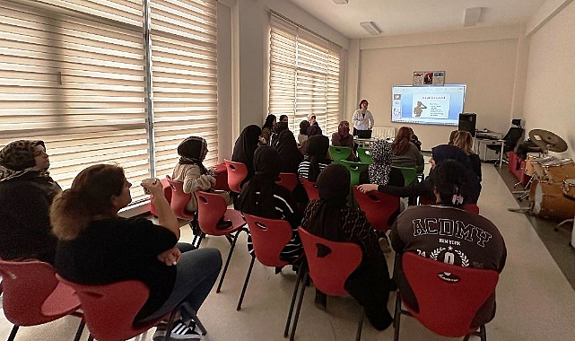 Kadın Kursiyerlere Sağlık Eğitimi Verildi