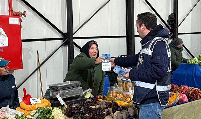 Kırklareli Emniyeti, Kapalı Pazar Yerinde Dolandırıcılık Bilgilendirmesi Yaptı