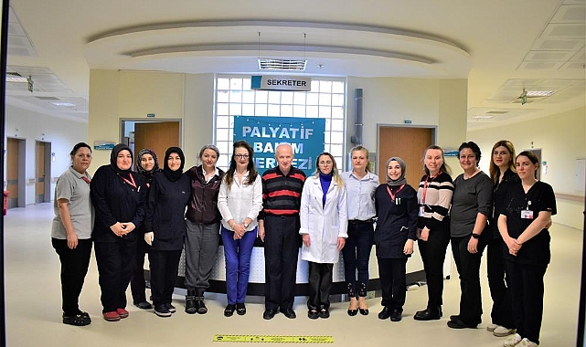 Kırklareli Kanser Savaş Derneği’nden Hastaneye Tablo Bağışı