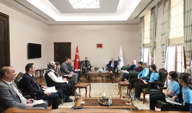 Kofçazlı Öğrencilerden Vali Turan’a Özel Gazete Yayını