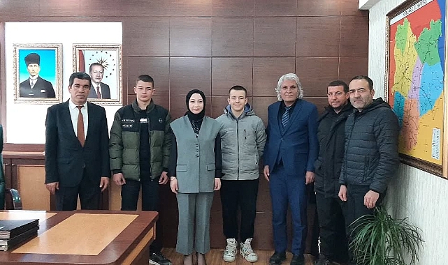 Pınarhisar Mesleki ve Teknik Anadolu Lisesi Öğrencilerinden Bilek Güreşi Şampiyonluğu