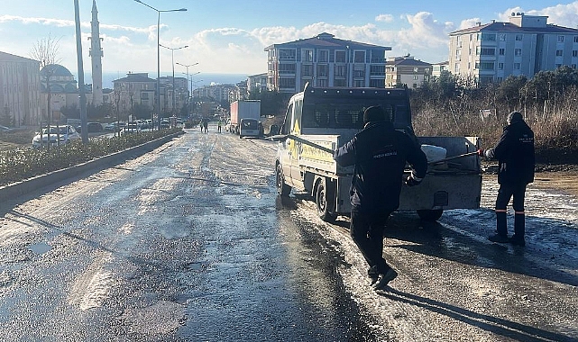 Süleymanpaşa Belediyesinden Güvenli Ulaşım İçin Tuzlama Çalışması