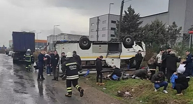 Tekirdağ'da fabrika işçilerinin taşındığı servis midibüsü takla attı; 25 yaralı