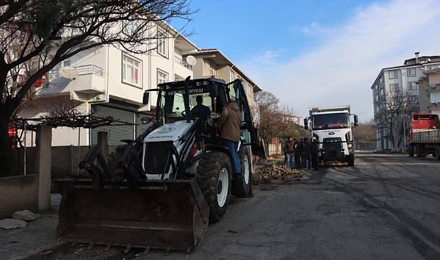 Vize Belediyesi'nden Gazi Mahallesi'nde Kaldırım Yapımı ve Bakım Çalışmaları
