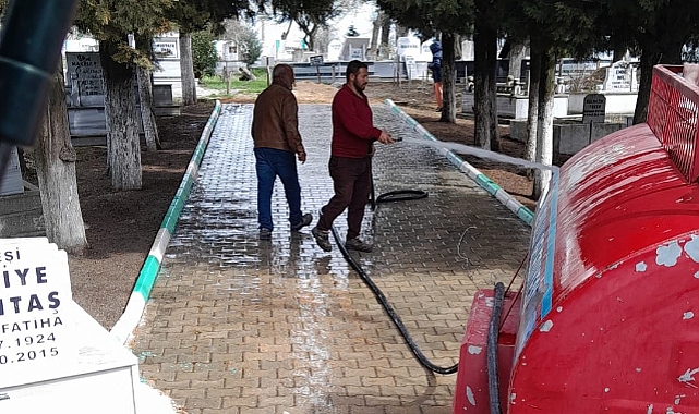 Alpullu Belediyesi’nden Bayram Öncesi Mezarlık Bakımı