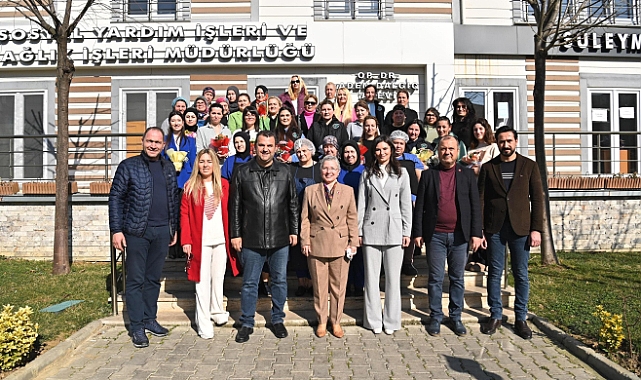 Aşevinde Sevgiyle Hazırlanıyor, Halk Sofralarında Vatandaşla Buluşuyor