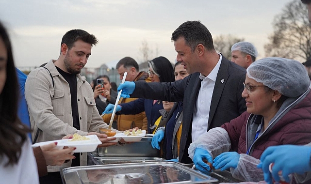 Çorlu Belediyesi'nin İftar Sofralarına Vatandaşlardan Yoğun İlgi