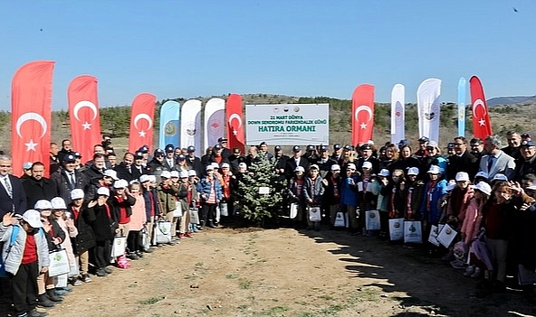 Down Sendromlu Öğrenciler, Hatıra Ormanına Fidan Dikti